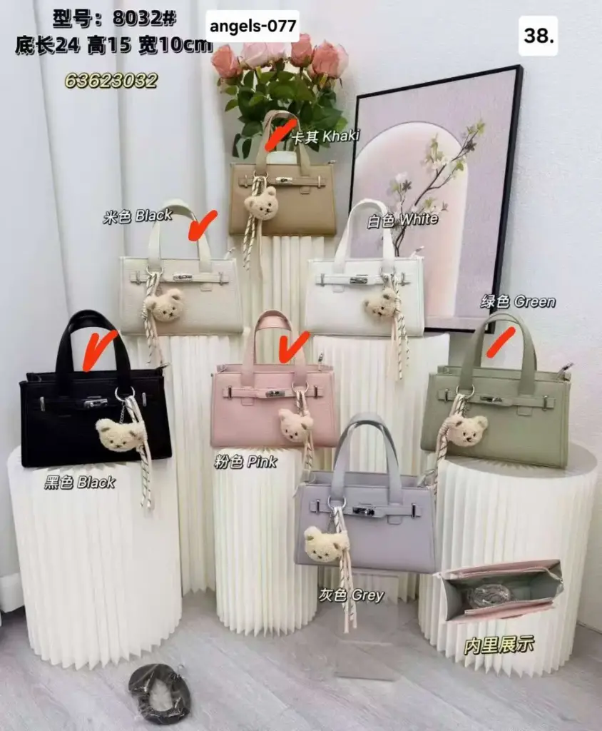 cartera con mini oso